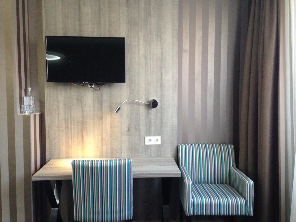 Hotel Mille Colonnes Leuven Room photo